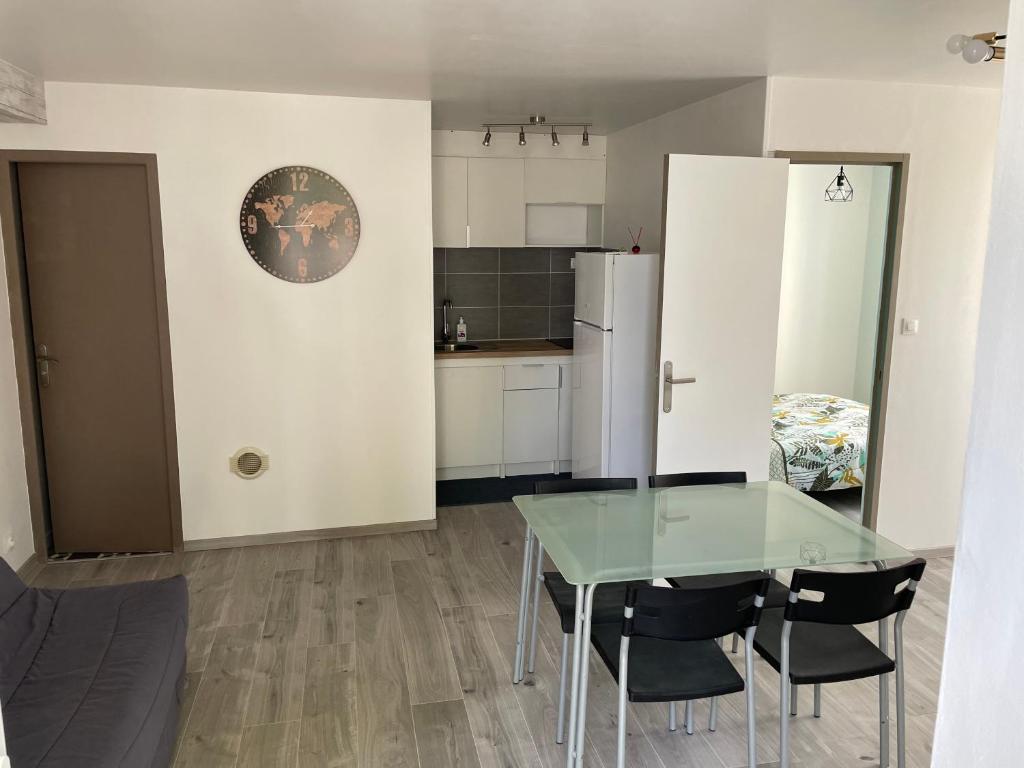 Logement en bord de port - Appartement D'une Chambre