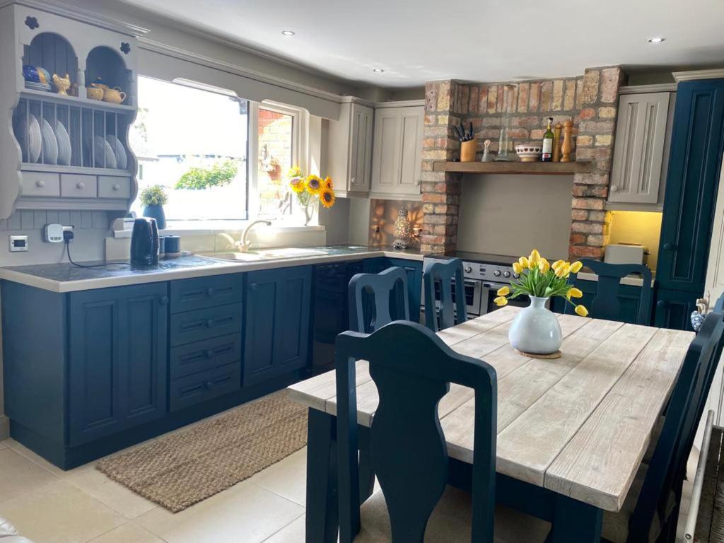 Remarkable 3Bed House in Belfast, Belfast Updated 2024 Prices