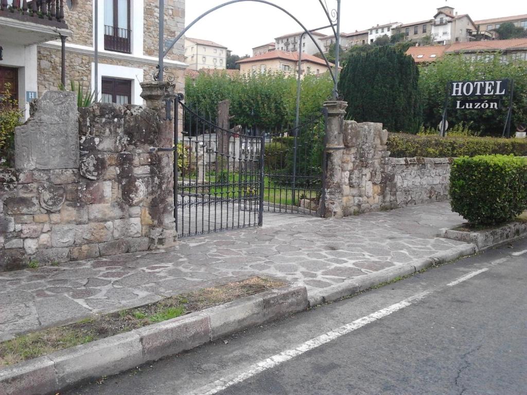 Zdjęcie z galerii obiektu Hotel Luzon w mieście San Vicente de la Barquera