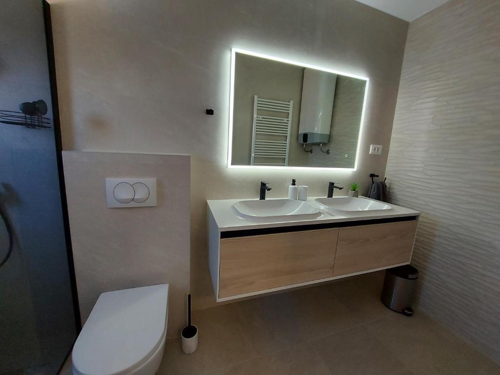 Ванная комната в Apartments & Room Marina View