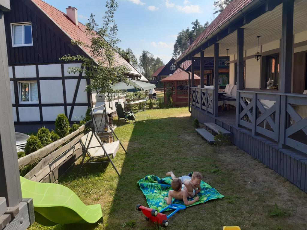 Vonkajšia záhrada v ubytovaní DOMEK U FLORIANA I KONRADA