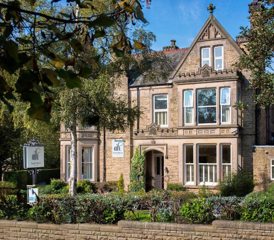 una casa en la ciudad de Londres en Ascot House, en Harrogate