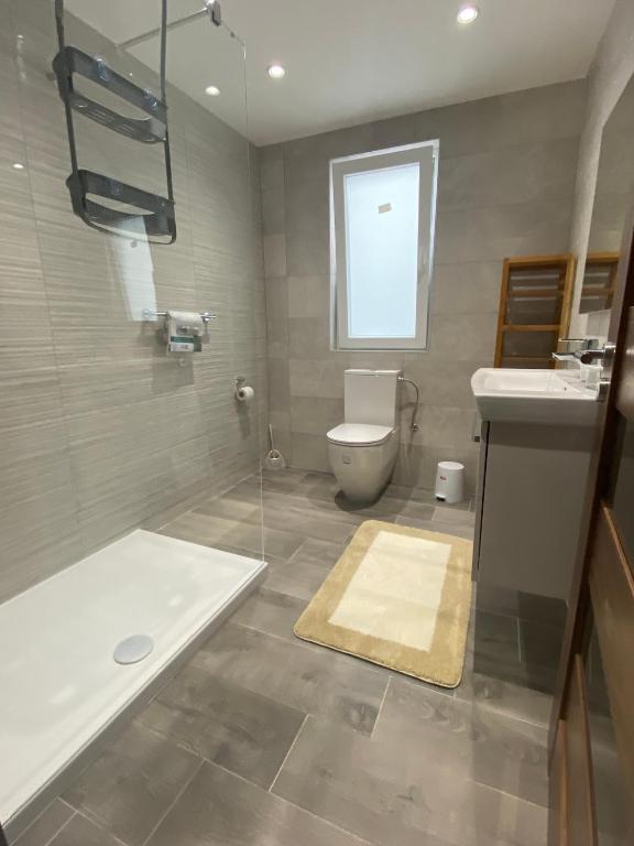 Modern, Spacious, 3 Bedroom Apartment near Malta International Airport - Appartamento Con Tre Camere Da Letto