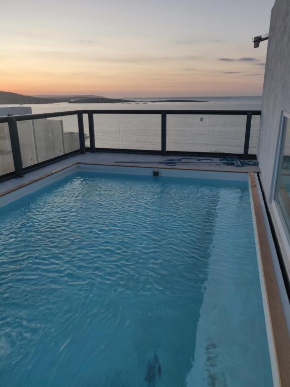 Bazén v ubytování Primera Hotel nebo v jeho okolí