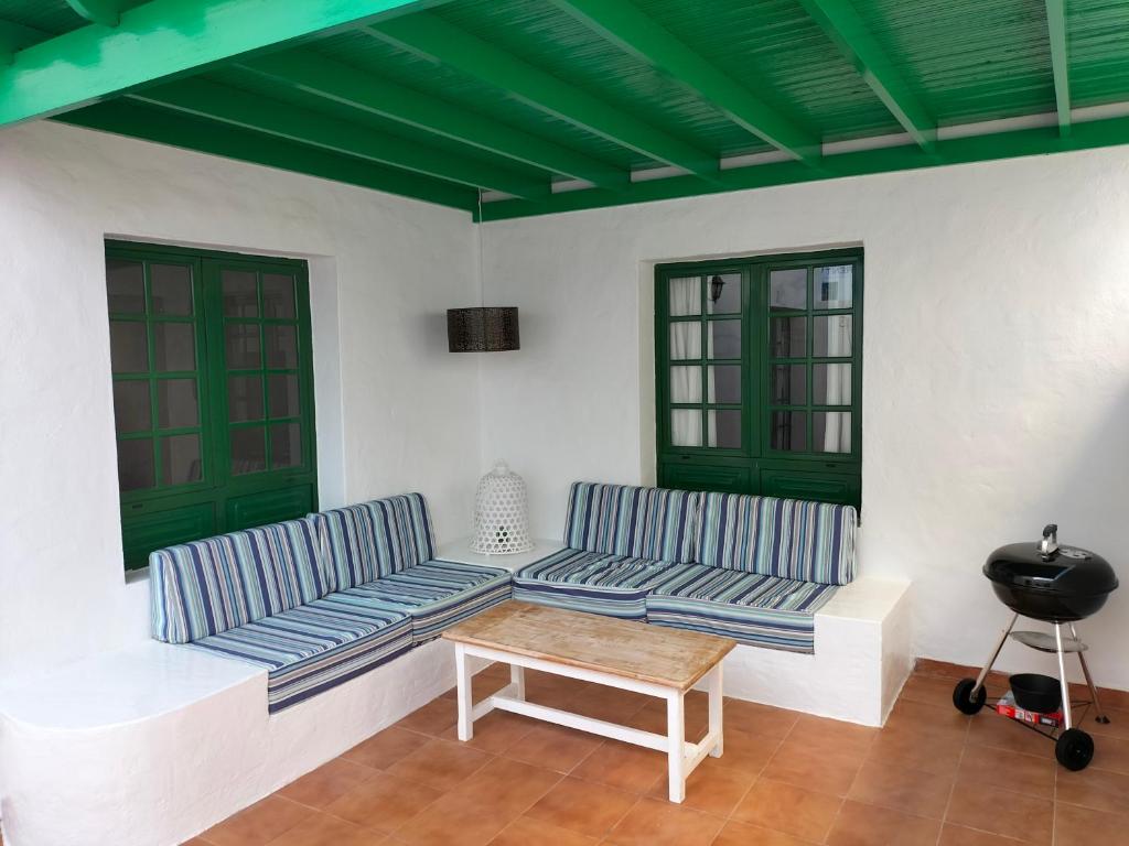 TV a/nebo společenská místnost v ubytování Apartamento Amura en Playa de Las Cucharas
