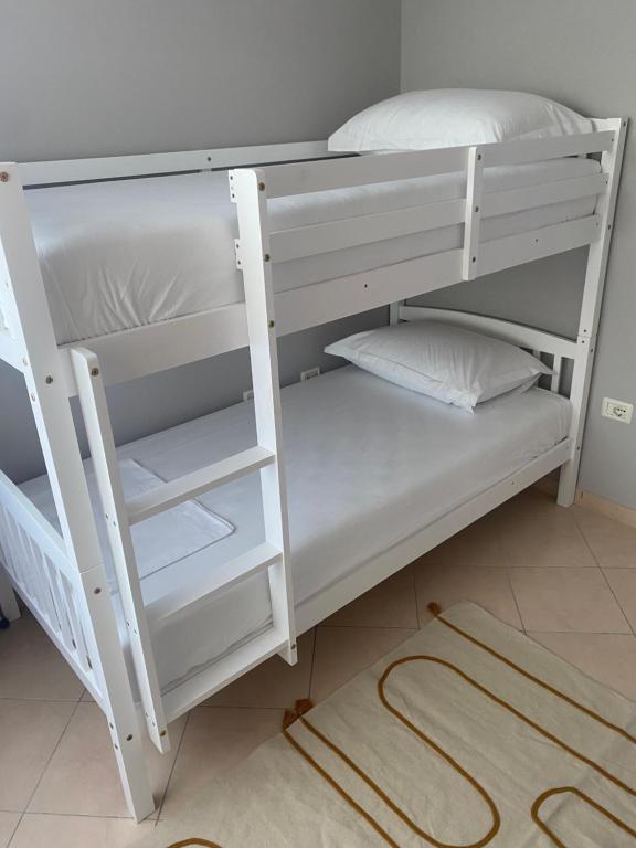 Cheerful 2-bedroom apartment in Golem - Imazhi 7