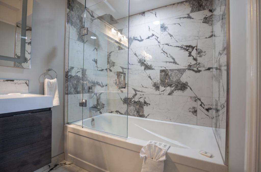 Niagara Luxury Suites - Resim 23