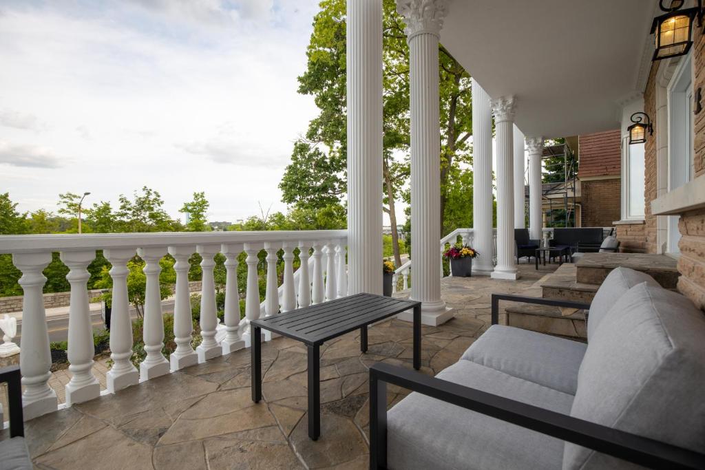 Balkón nebo terasa v ubytování Niagara Luxury Suites