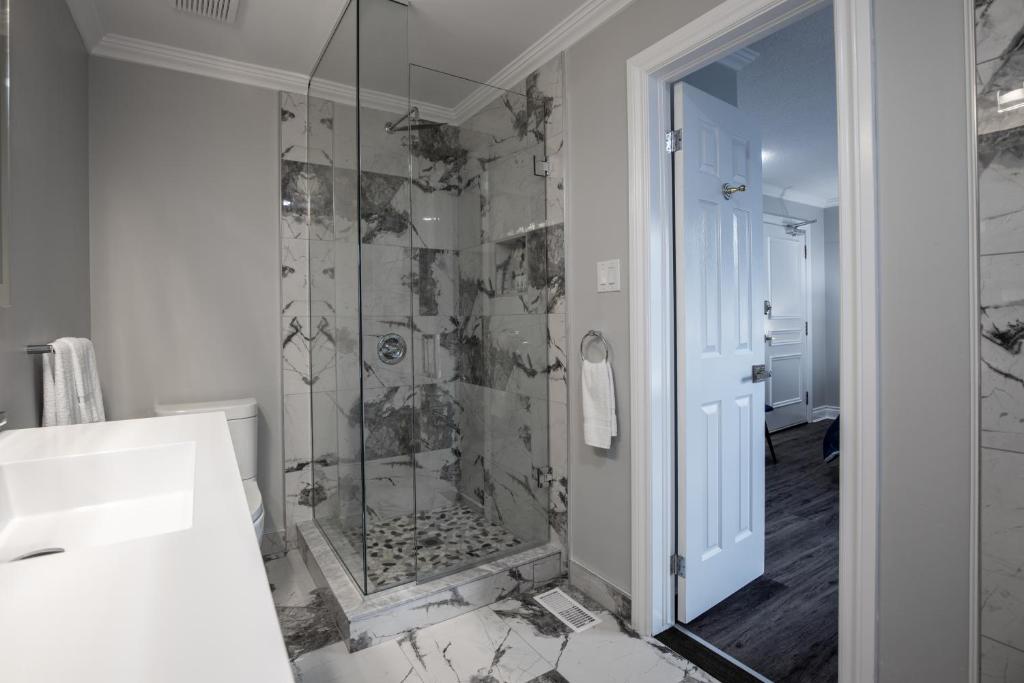 Niagara Luxury Suites - Resim 29