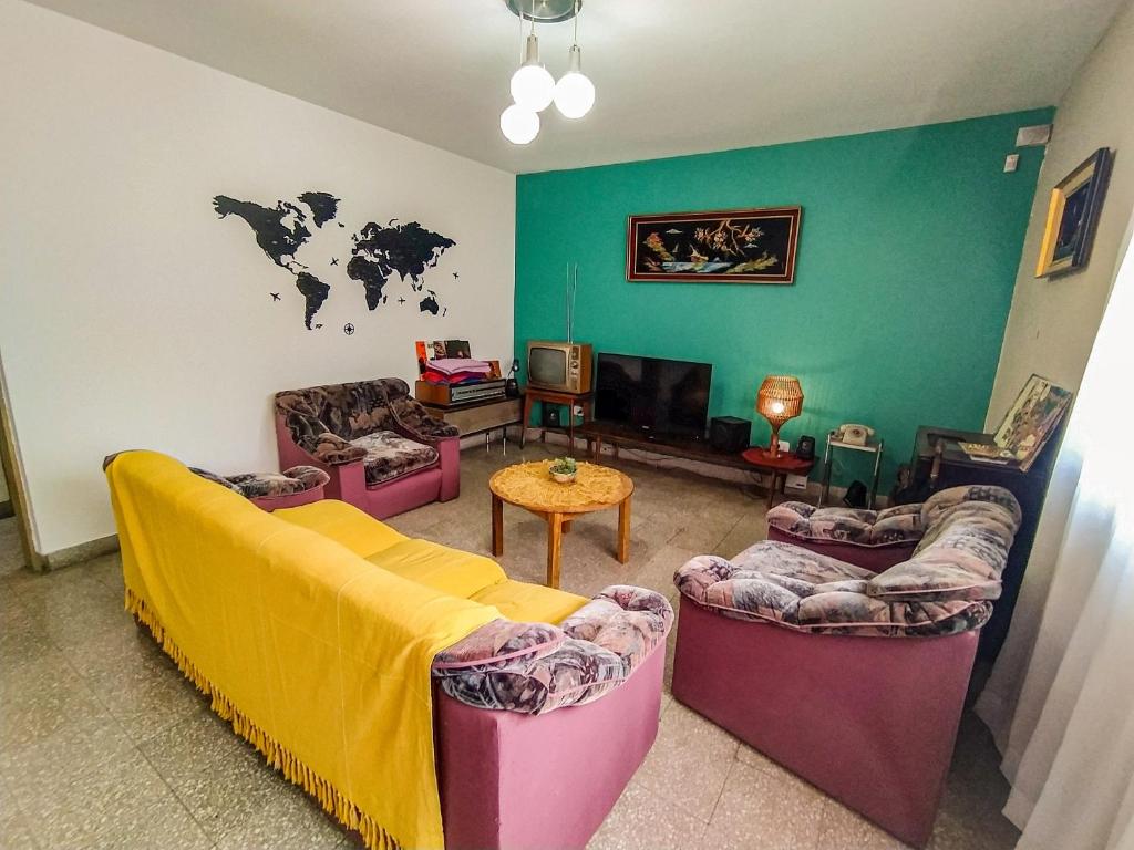 Posezení v ubytování Hostel De La Tana
