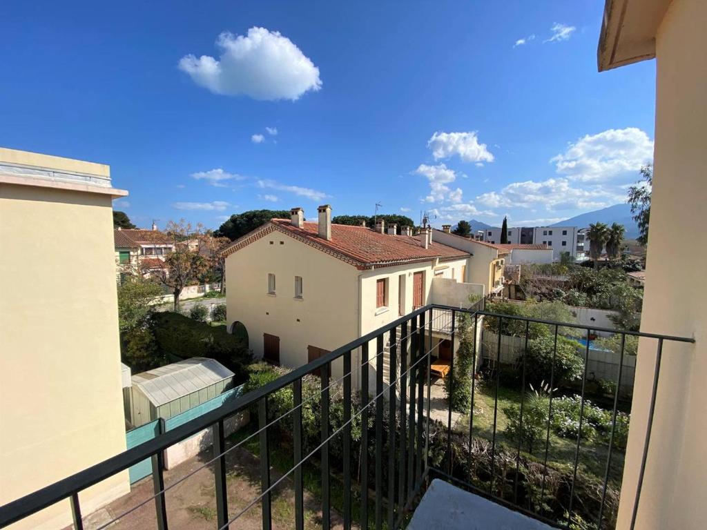 Balkón alebo terasa v ubytovaní Appartement au calme, proche plage, balcon, garage privé, 2 pers, Argeles Plage Nord - FR-1-225-757