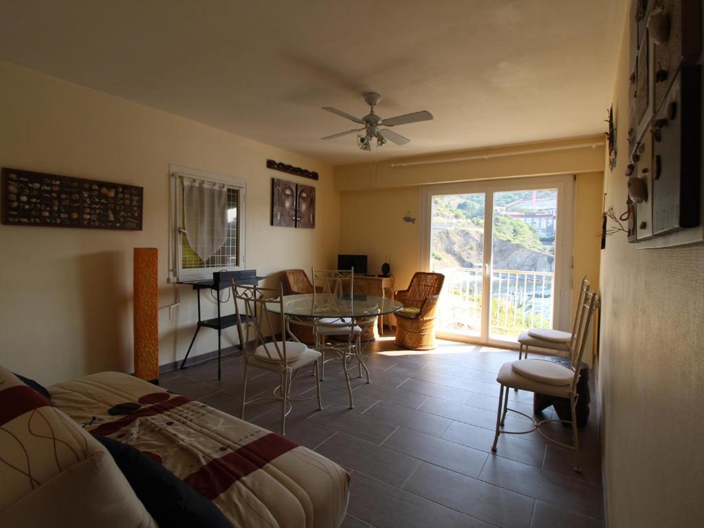 Posedenie v ubytovaní Appartement T3 avec vue sur mer, parking et balcon à Collioure - FR-1-309-349