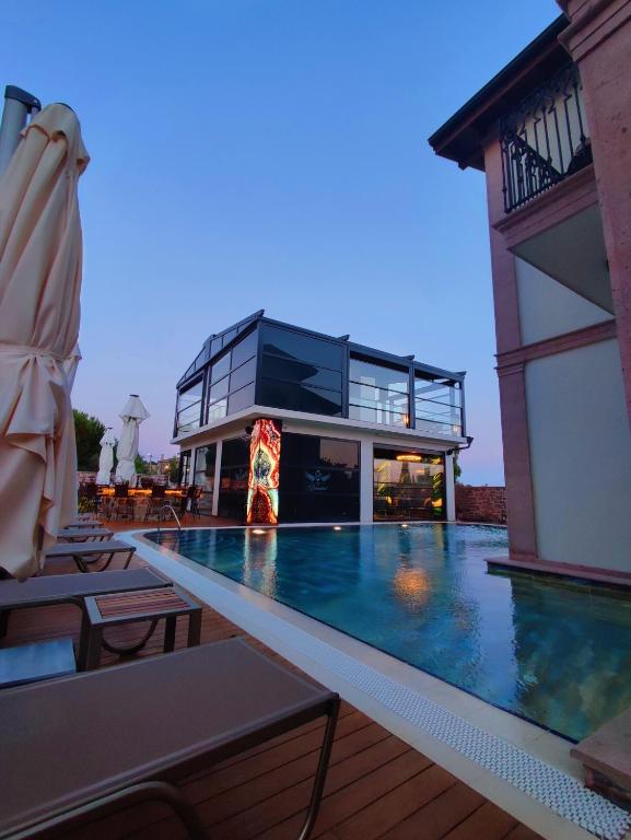 The swimming pool at or close to CUNDA BARADİEL Hotel