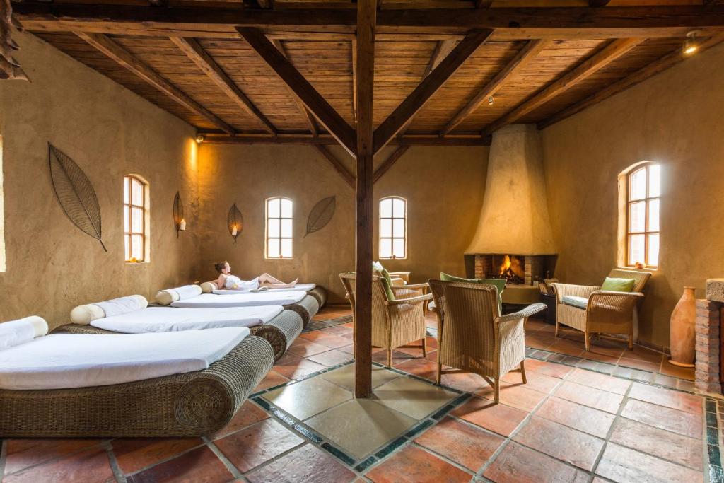 Postel nebo postele na pokoji v ubytování Romantik Hotel Reichshof