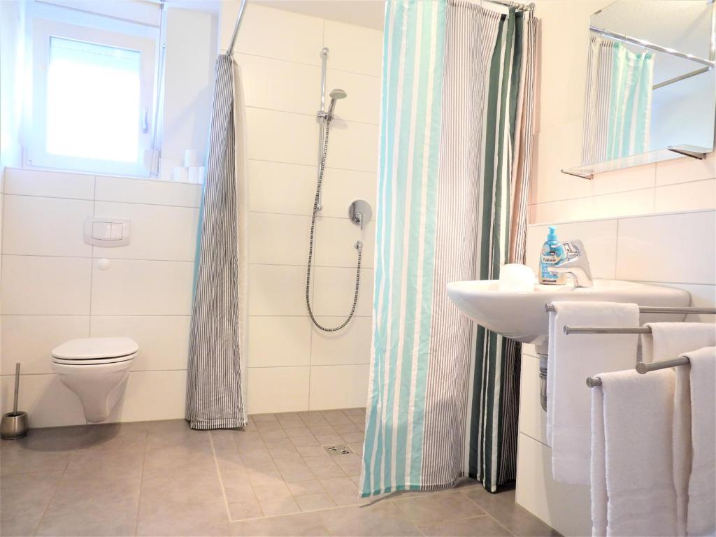 Ein Badezimmer in der Unterkunft Braviscasa - Ferienresidenz Hochfirst Titisee