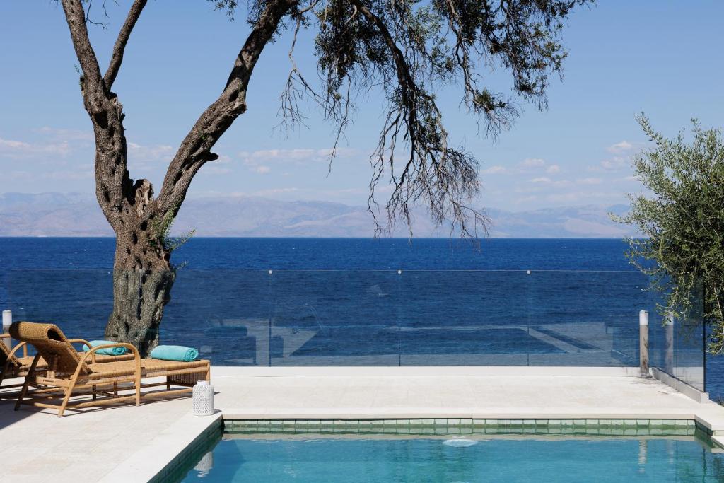 Bazén v ubytování Nisos Villas Corfu nebo v jeho okolí