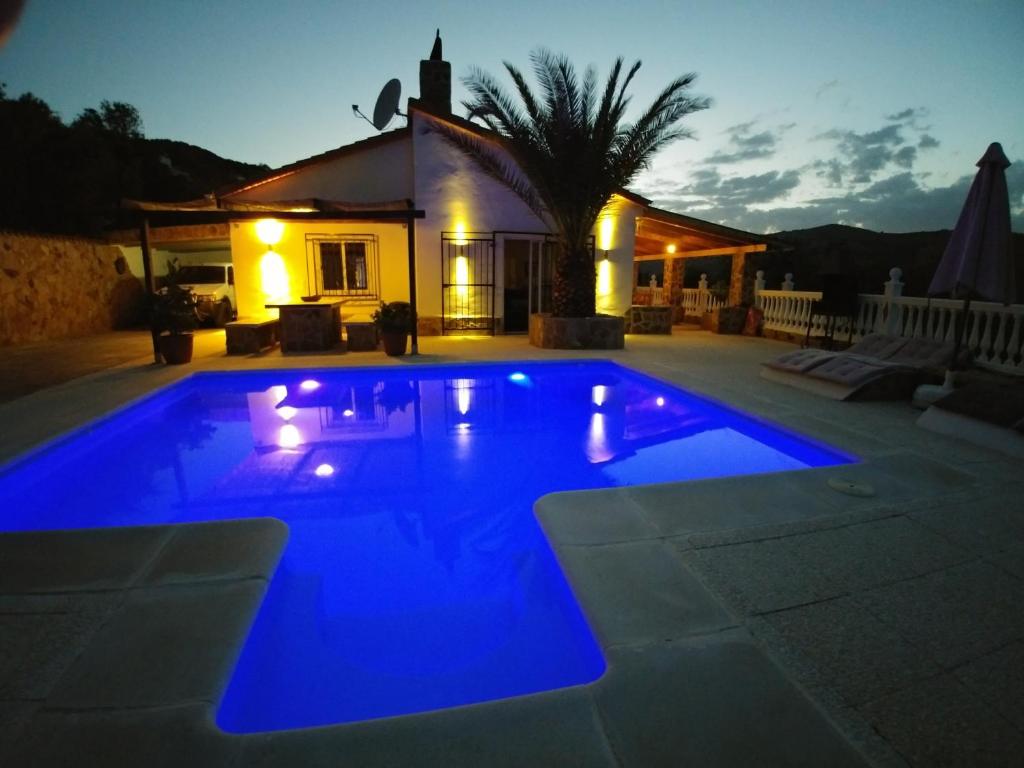 Fotografia z galérie ubytovania Ruhiges Ländliches Ferienhaus 6 Personen Privat Pool Wandern El Gollizno Route v destinácii Buenavista