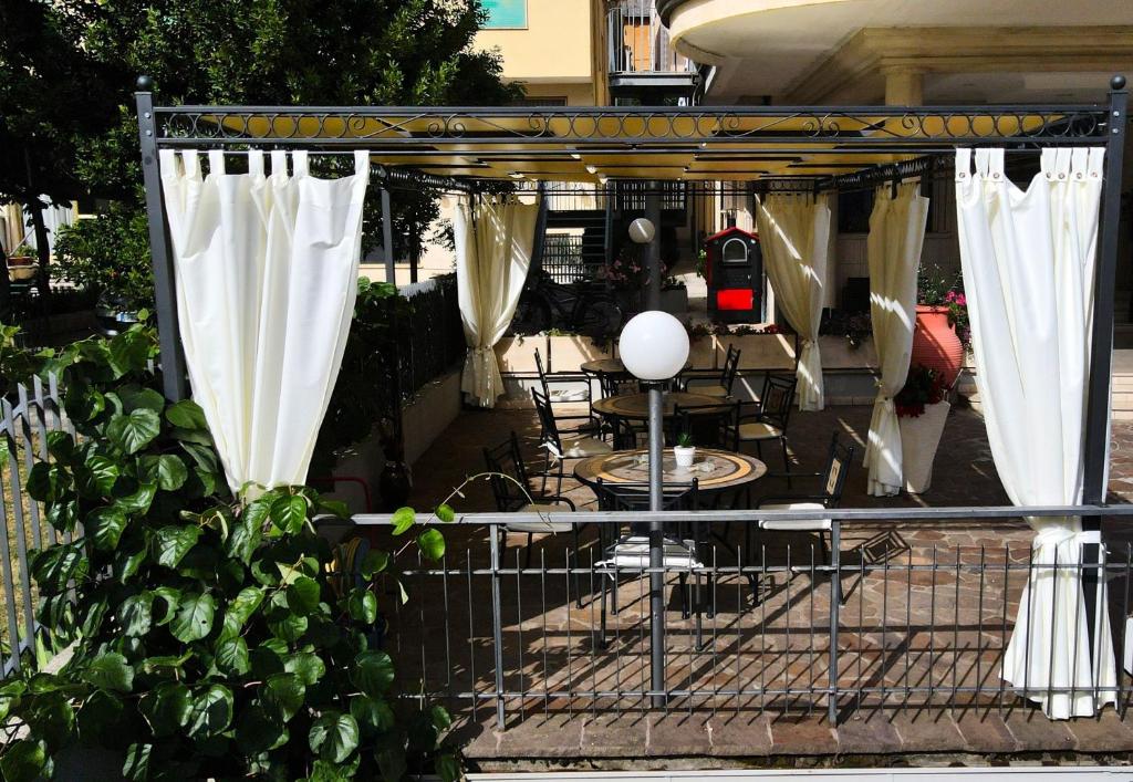 Balkón nebo terasa v ubytování Hotel Dei Pini