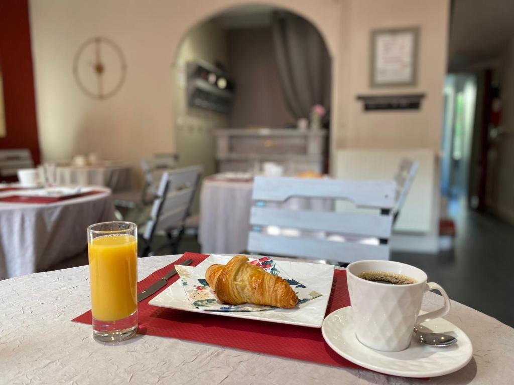 Hotel Saint Yves - Resim 4