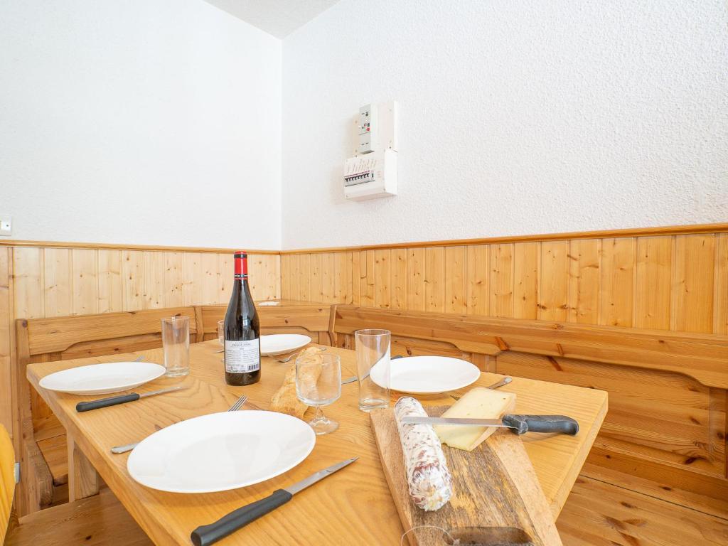 Nápoje v ubytování Apartment Cime de Caron 2701 by Interhome