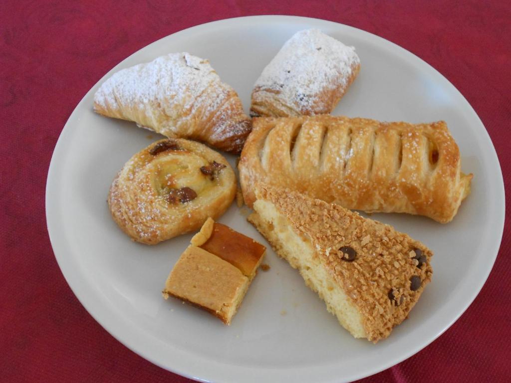 Jídlo v hotelu nebo okolí