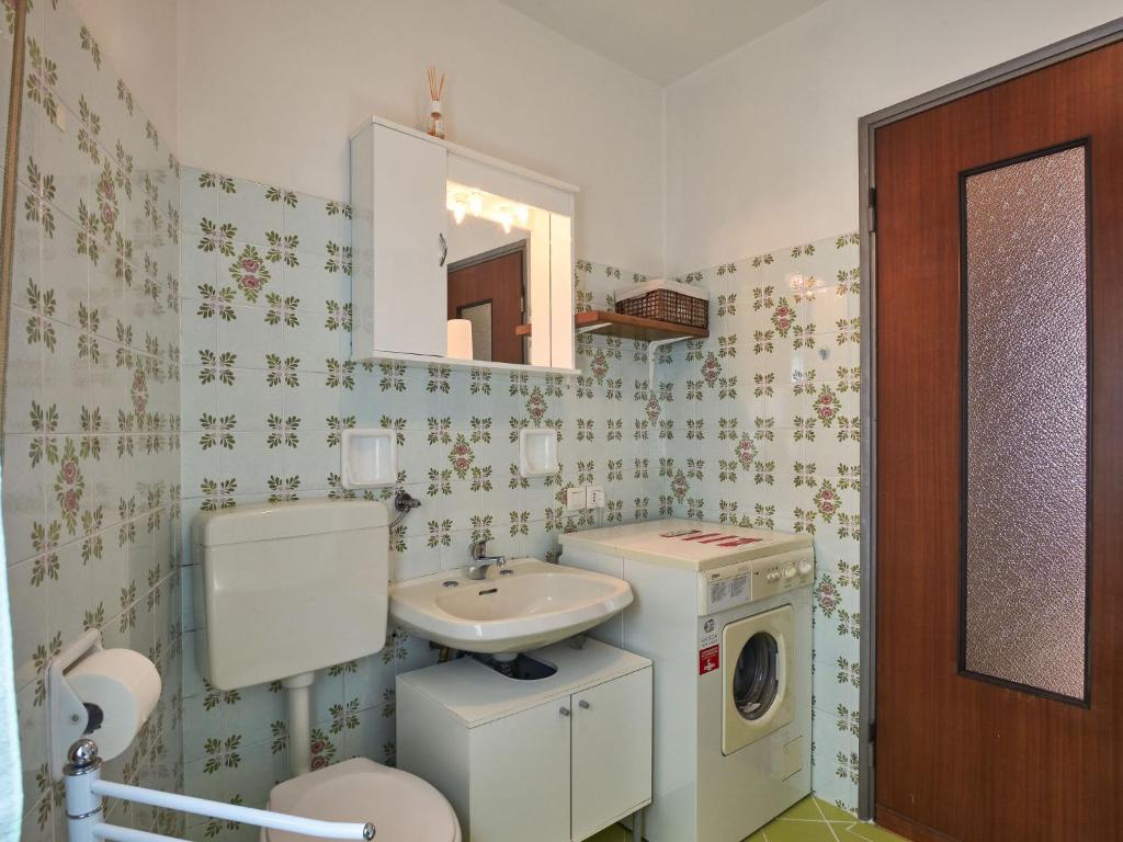 Łazienka w obiekcie Apartment Livo - GRV556 by Interhome