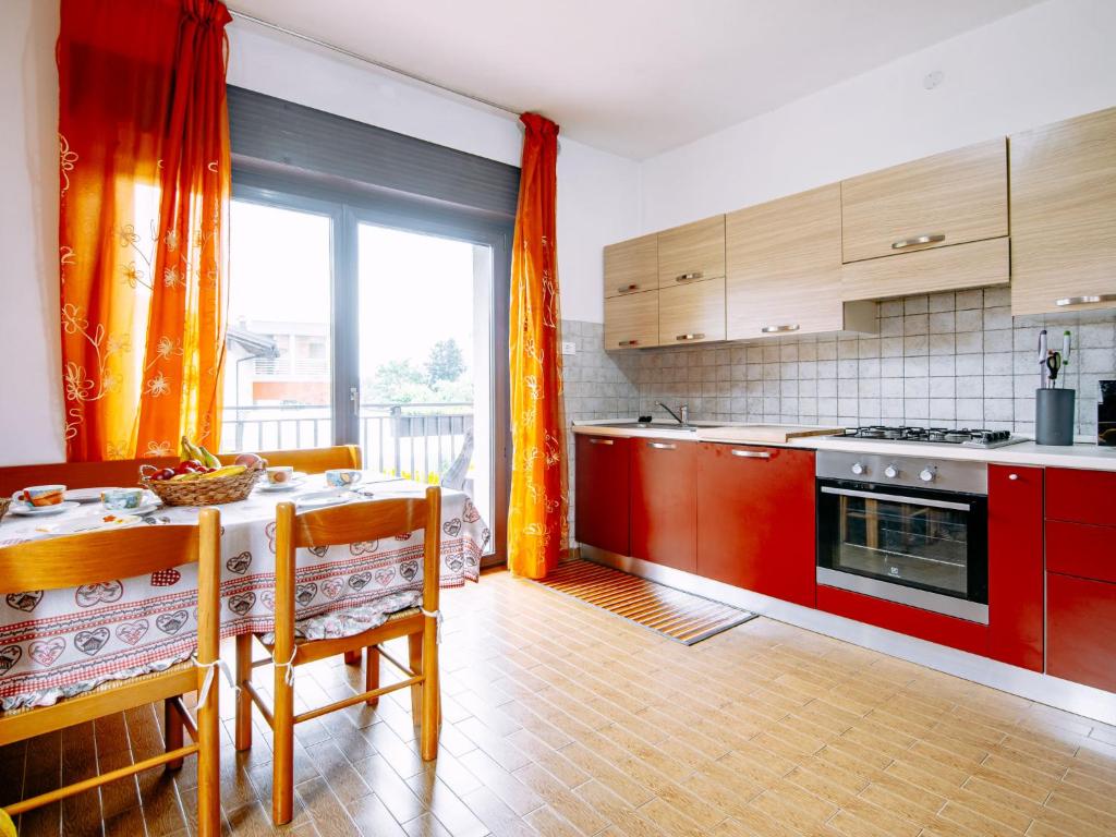 Η κουζίνα ή μικρή κουζίνα στο Apartment Deval-2 by Interhome