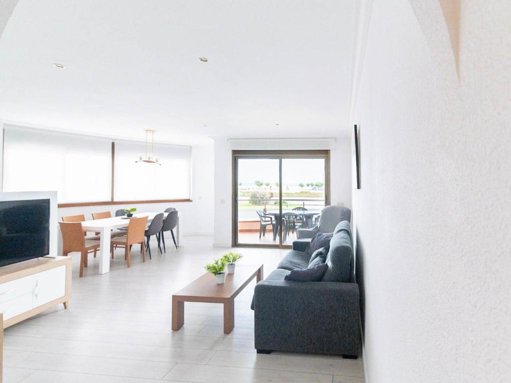 Posezení v ubytování Apartment Edificio Blaucel by Interhome