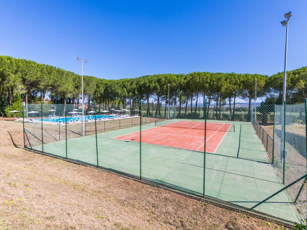 Tennis and/or squash facilities at Holiday Home Bilocale - Ranch Hotel by Interhome or nearby