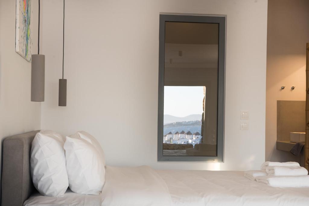 THE VIEW OF MYKONOS - 14