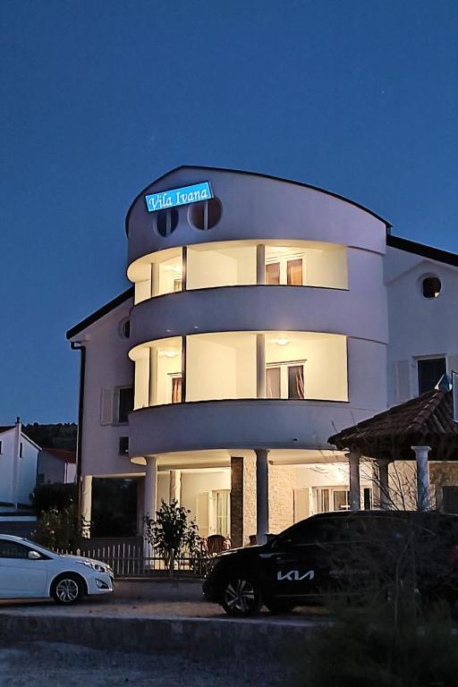 Budova, v ktorej sa apartmán nachádza