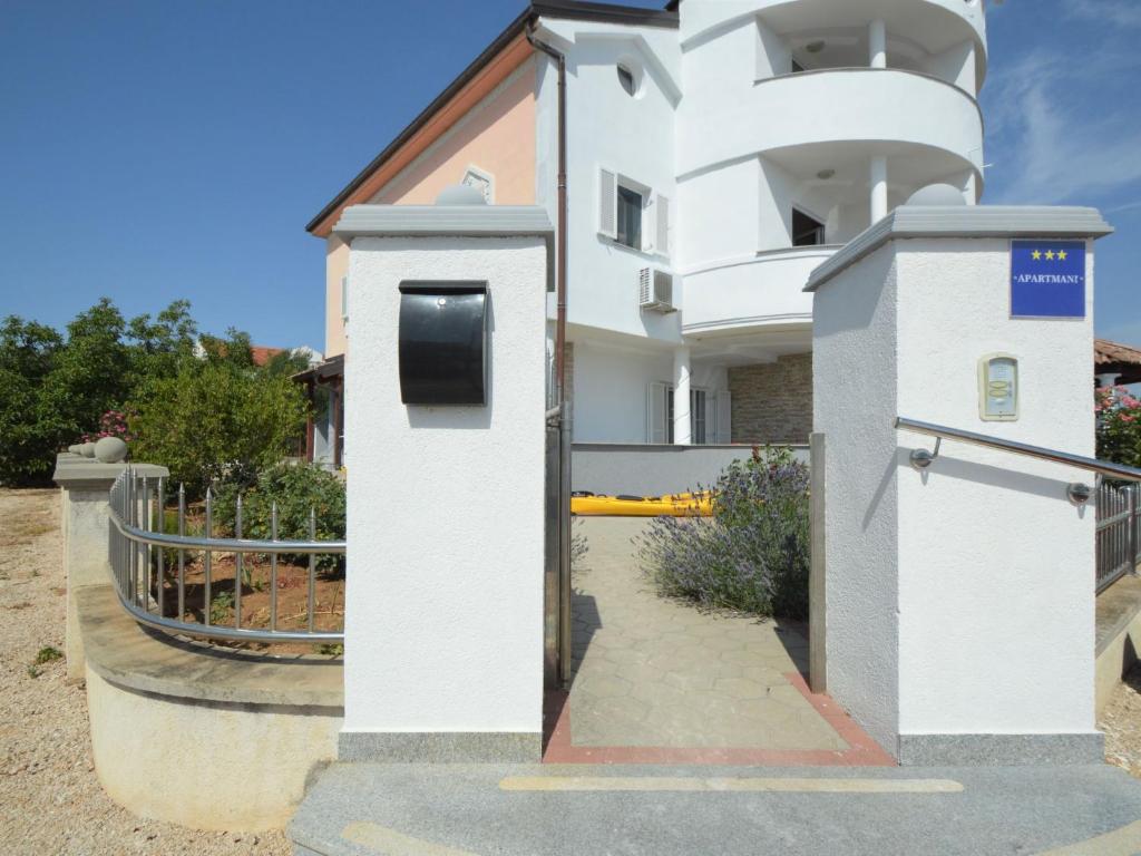 Budova, v ktorej sa apartmán nachádza