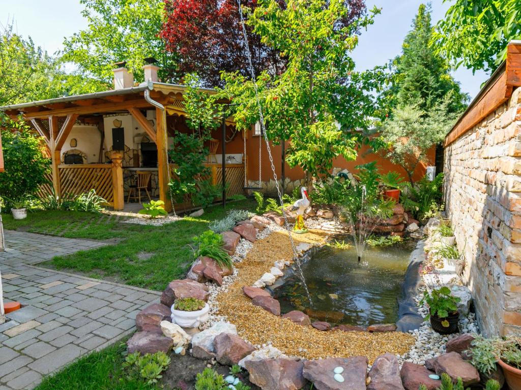Vonkajšia záhrada v ubytovaní Apartment Kaldi by Interhome