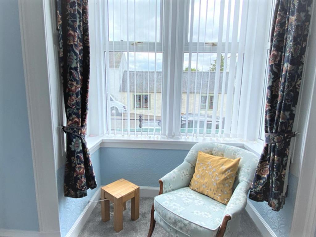 Spacious Flat in St Johns Town of Dalry