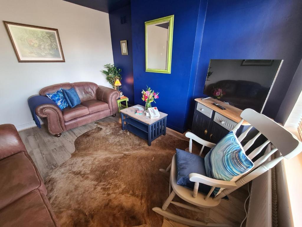 Rumer Hill House Cannock, beautiful 3 bedroom property, sleeps up to 6