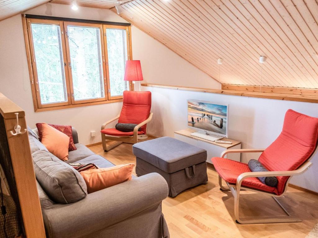 Posezení v ubytování Holiday Home Kanervarinne by Interhome