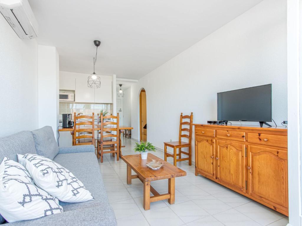 TV a/nebo společenská místnost v ubytování Apartment Gran Reserva-35 by Interhome