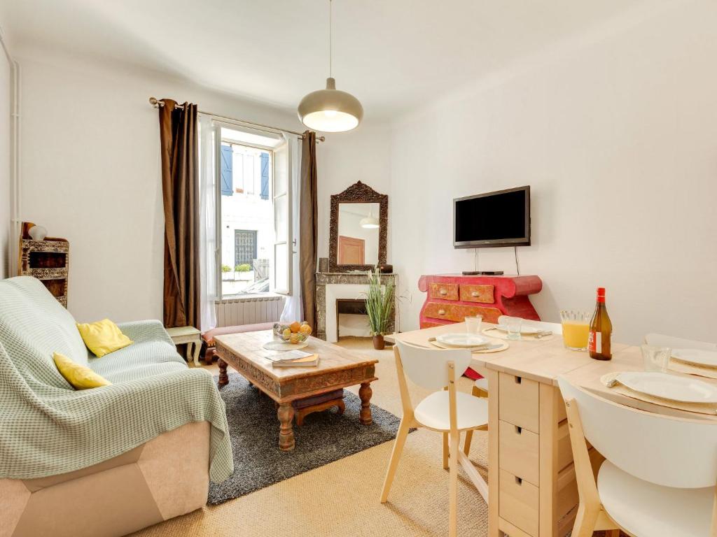Uma área de estar em Apartment Chalet Joannezon by Interhome