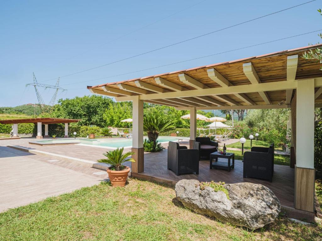 Vonkajšia záhrada v ubytovaní Holiday Home Versilia Holiday by Interhome