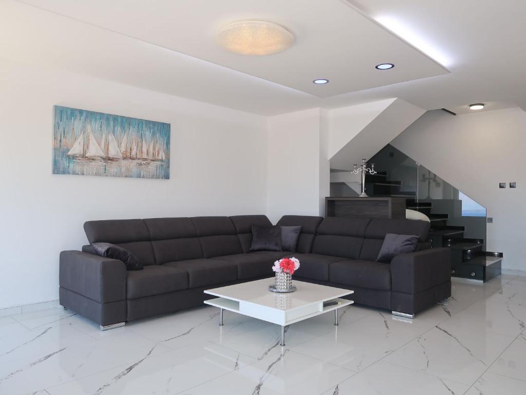 Posezení v ubytování Holiday Home Emili & Elias by Interhome