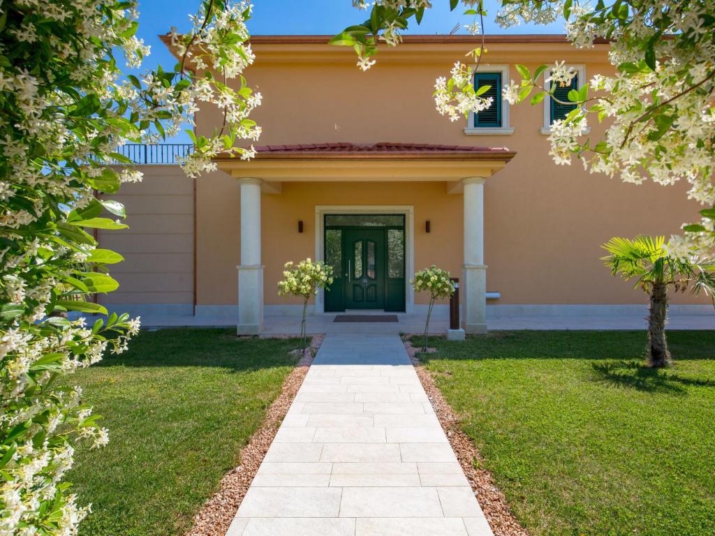 Zahrada ubytování Holiday Home Villa Alpeza by Interhome