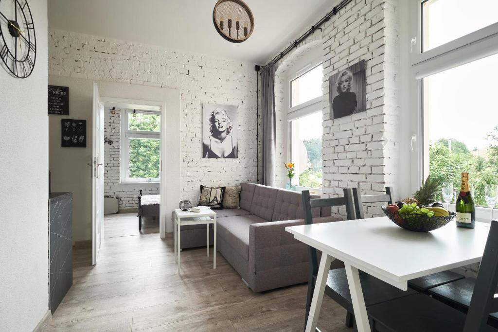 Loft Apartment Grzmiąca - 一居室公寓