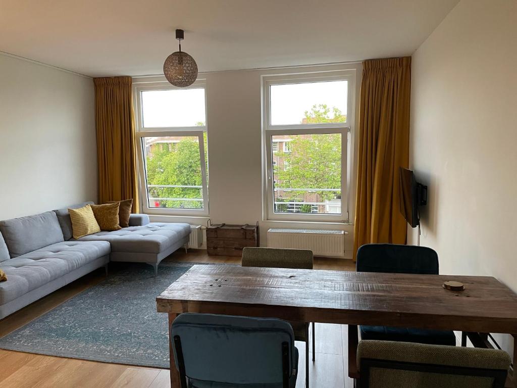 Luxury Canal View Apartment with Rooftop terrace, Amsterdam