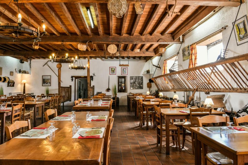 Restaurace v ubytování Logis l'Auberge de l'Étable