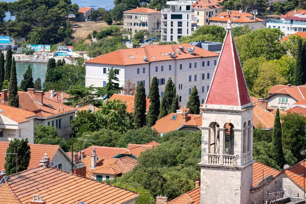 Nespecifikovaný výhled na destinaci Split nebo výhled na město při pohledu z penzionu