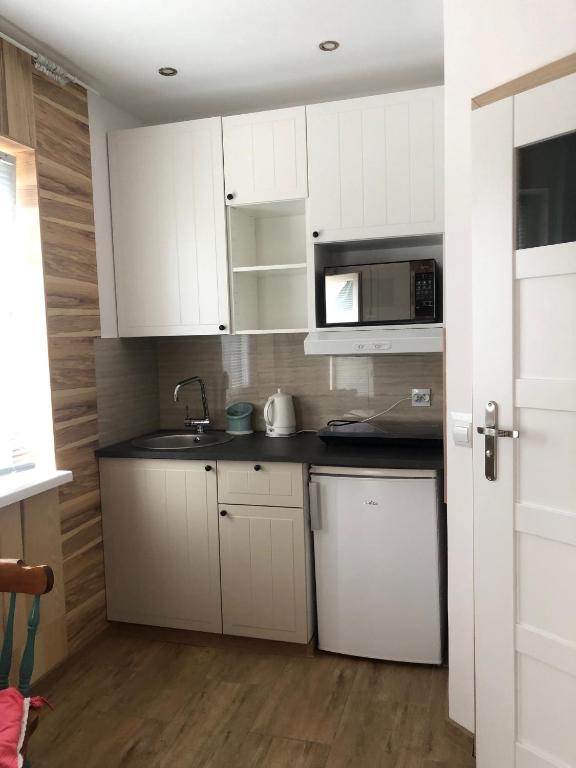 pokoje gościnne u znajomej - Habitación Triple Con Baño