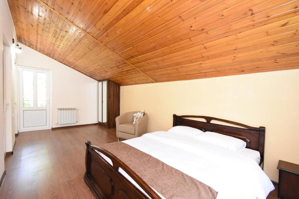 Postel nebo postele na pokoji v ubytování Forest Hills