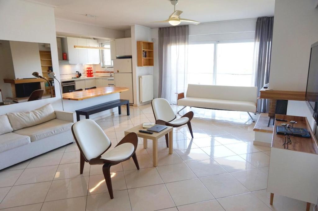 Posezení v ubytování Piraeus Bright Apt