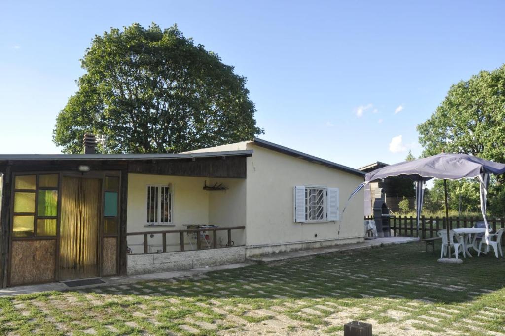 Budynek, w którym mieści się dom w stylu alpejskim