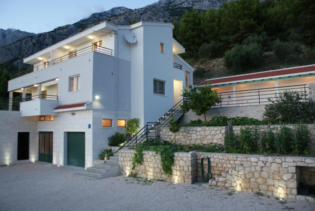 Nespecifikovaný výhled na hory nebo výhled na hory při pohledu z apartmánu